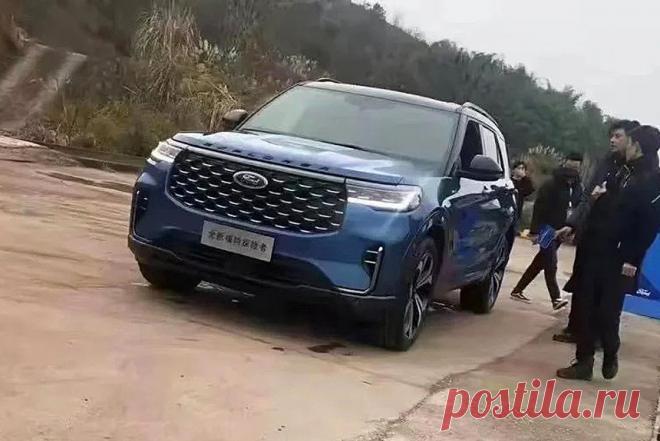 Обновленный Ford Explorer: первые фотографии Полноразмерный кроссовер Ford Explorer нынешнего поколения дебютировал три года назад, и уже скоро будет представлена рестайлинговая версия. Правда, шпионские фотографии таких машин прилетели из Китая