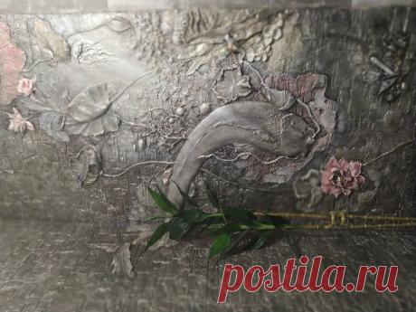 Барельеф на стене в ванной комнате &quot;Стихия воды&quot;