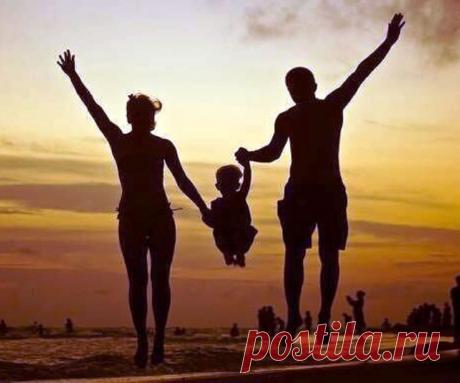 Какие есть молитвы Джозефа Мерфи меняющие жизнь к лучшему? С чего начать? Когда человеку плохо, когда он не может принять нужного решения, когда в жизни наступает черная полоса, уповать и надеяться остается лишь на помощь высших