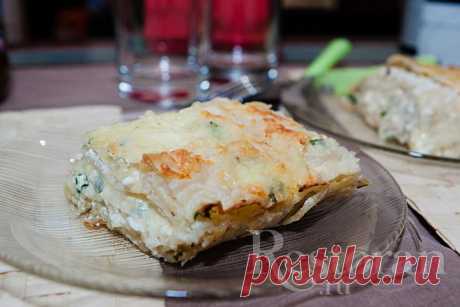 Хачапури из лаваша (ачма) Необычайно нежный и вкусный вариант хачапури. Вкуснее всего кушать его горячим, но остывший он тоже ничего. Хотя всегда можно погреть кусочек пирога, чтобы сыр аппетитно тянулся.