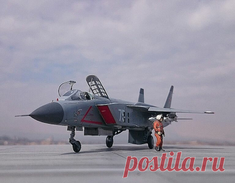 Як-141 возвращается. Самолет вертикального взлета скоро поступит на вооружение ВМФ России? | Кот «Будённ» | Яндекс Дзен