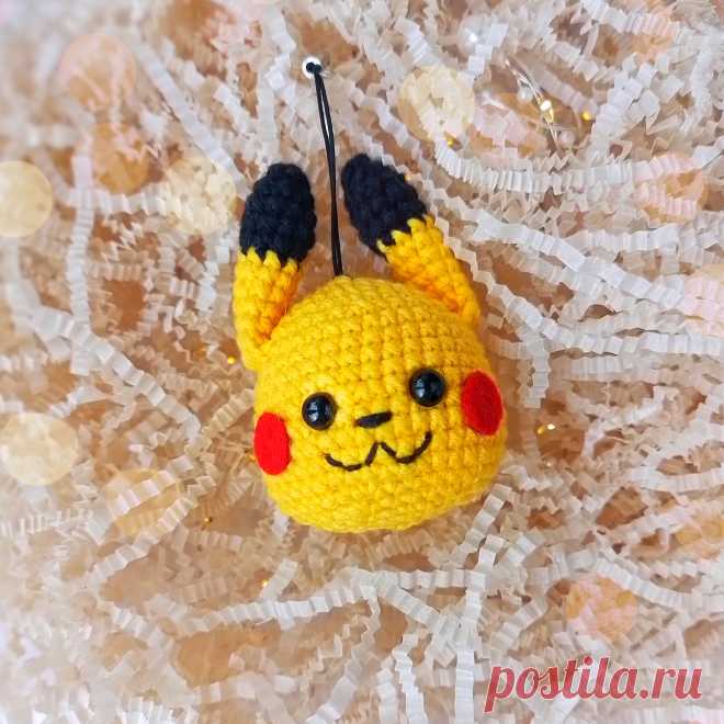 PDF Пикачу крючком. FREE crochet pattern; Аmigurumi toy patterns. Амигуруми схемы и описания на русском. Вязаные игрушки и поделки своими руками #amimore - маленький брелок в виде покемона пикачу, популярный персонаж аниме.