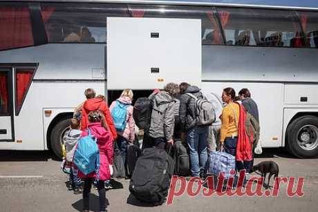 Большинство украинских беженцев в Польше захотело вернуться на родину. Большинство украинских беженцев, находящихся в Польше, хочет вернуться на родину. «Для них возможность определенное время пожить в Польше — опыт, который они используют для собственного развития», — заявил посол Украины в европейской стране Василий Зварыч. Он поблагодарил польские власти за доброжелательность.
