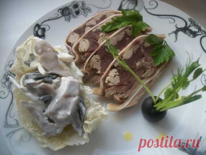 РУЛЕТ ИЗ СВИНЫХ УШЕЙ И ЯЗЫКА