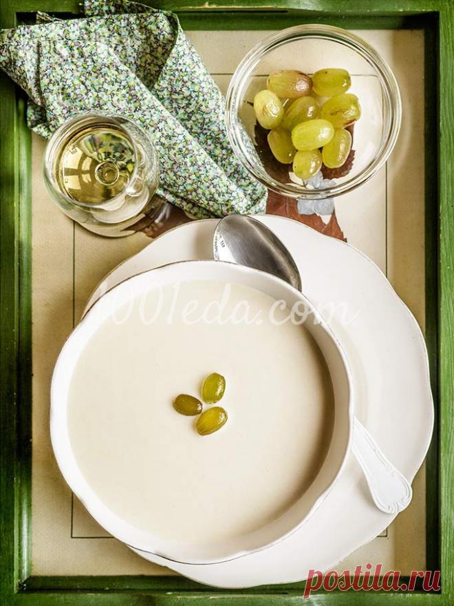 Холодный хлебный суп с миндалем