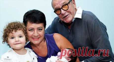 «Как же вы похожи!» 58-летняя жена 80-летнего Эммануила Виторгана показала сестру-близнеца и маму . Милая Я