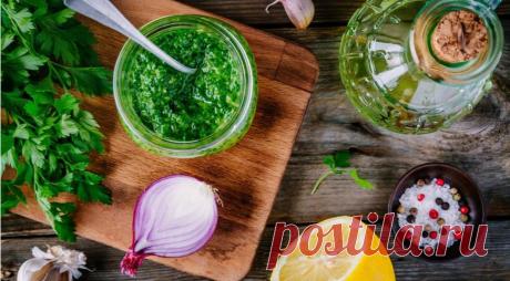 Чимичурри, соус, который очень нужен летом. Рассказываем почему