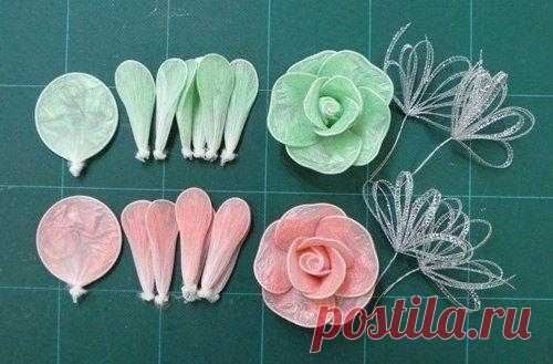 Розы из мусорных пакетов