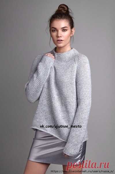 Модный свитер Calmer от Ким Харгривз(на англ)

Описание вязания свитера спицами составлено для размеров XS (S, M, L, XL, XXL). Или для обхвата груди 81 (86, 91, 97, 102, 109) см. При этом размеры свитера предполагают прибавку в области груди порядка 25 см. 

Пряжа: 

Softyak DK (76% хлопок, 15% шерсть яка, 9% нейлон, длиной 135 метров в 50 граммах), серо-голубого цвета Coast 248 - 6 (6, 7, 8, 8, 9) мотков по 50 граммов. 

Kidsilk Haze (70% супер кид мохер, 30% шелк, длиной...