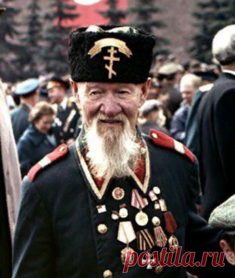 (1) Facebook
Константин Хруцкий, участник русско-турецкой войны 1877-1878 годов на Красной площади. Москва. СССР. 1965 г.