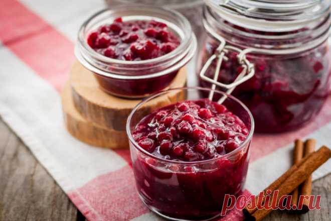 Клюквенный соус с апельсином и корицей 

Простой в приготовлении клюквенный соус станет прекрасным дополнением к любому мясному блюду. Предлагаем тебе простой и отличный рецепт.

ИНГРЕДИЕНТЫ

1 кг клюквы
250 г сахара (лучше использовать тр…