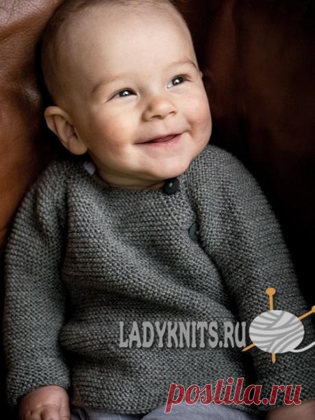 Вязаный спицами простой джемпер реглан для ребенка от рождения до 3 лет
