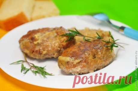 👌 Нежные мясные котлеты с тимьяном, рецепты с фото Нежные мясные котлеты с тимьяном я сегодня решила приготовить для ребенка. Он у меня не любит обычные котлеты — они ему кажутся жесткими, ему лень их жевать. Ему подавай котлеты со...