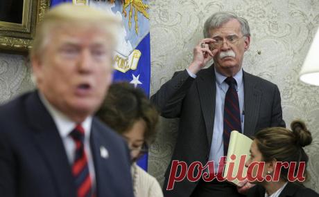 Экс-соратник Трампа Болтон призвал выдвинуть в президенты «свежее лицо». Болтон отметил, что Трамп теряет поддержку в Республиканской партии. Экс-чиновник Белого дома в качестве возможного кандидата от республиканцев назвал губернатора Флориды Рона Десантиса