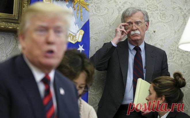 Экс-соратник Трампа Болтон призвал выдвинуть в президенты «свежее лицо». Болтон отметил, что Трамп теряет поддержку в Республиканской партии. Экс-чиновник Белого дома в качестве возможного кандидата от республиканцев назвал губернатора Флориды Рона Десантиса