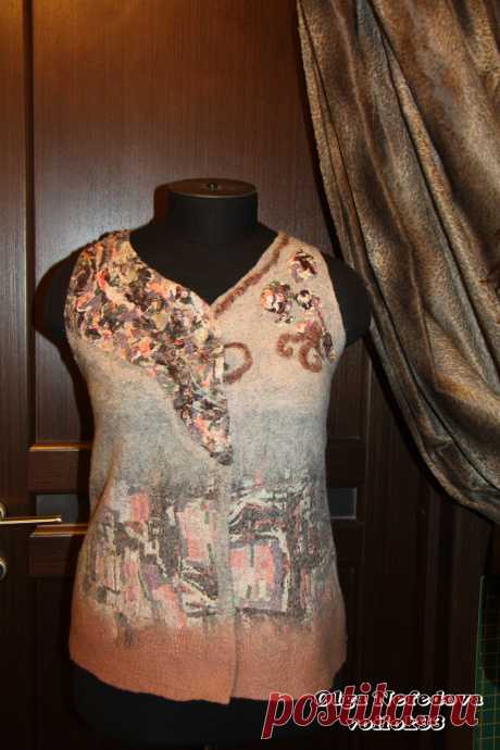 Авторский валяный жилет &quot;Огни города&quot; (войлок от Ольги Нефедовой www.voilok33.ru) Проект называется &quot;Огни города&quot;, т.к. на самом деле напоминает утреннее зарево, вечерние фонари, силуэты домов, таинственные туманные улочки ... в этой работе можно увидеть все, нужно только немного фантазии и воображения. Работа выполнена из 100% натуральных теплых материалов