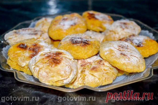 Тыквенное печенье. Рецепт с фото Даже те, кто не любит тыкву, с радостью попробуют это вкусное печенье. Если не знать о составе теста, в готовом виде сложно догадаться, что там есть тыква. Печенье получается мягким, аппетитным и ароматным. При желании его можно посыпать кокосовой стружкой или полить шоколадной глазурью. В любом случае это тыквенное печенье удивит даже искушенного гурмана.
