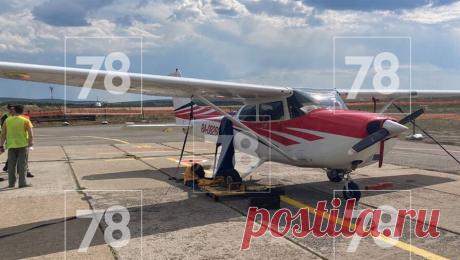 Выяснились подробности экстренной посадки самолета на трассу в Мурманской области. Самолет Cessna-182 RA-0826G, севший на трассу в Мурманской области, уже побывал ранее в чрезвычайных происшествиях. Об этом сообщает издание 47news. Сообщается, что инцидент с этим самолетом произошел уже второй раз за две недели. ...