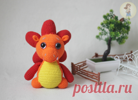 PDF Дракоша Тоша. FREE amigurumi crochet pattern. Бесплатный мастер-класс, схема и описание для вязания игрушки амигуруми крючком. Вяжем игрушки своими руками! Дракон, динозавр, динозаврик, dragon, dino, dinosaur, drache. #амигуруми #amigurumi #amigurumidoll #amigurumipattern #freepattern #freecrochetpatterns #crochetpattern #crochetdoll #crochettutorial #patternsforcrochet #вязание #вязаниекрючком #handmadedoll #рукоделие #ручнаяработа #pattern #tutorial #häkeln