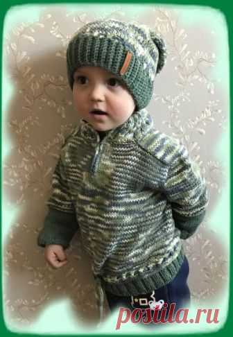 Вязаный комплект для мальчика в стиле милитари Вязаный комплект для мальчика в стиле милитари: свитер-реглан с воротом-поло и шапочка-бини. Выполнен спицами и крючком. Мастер-класс, фото, схемы вязания