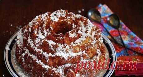 САМЫЕ ВКУСНЫЕ КЕКСЫ: ТОП-7 РЕЦЕПТОВ 
1. ЯБЛОЧНЫЙ КЕКС С КОРИЦЕЙ
ИНГРЕДИЕНТЫ:
● 2 1/2 чашки муки
● 1 столовая ложка молотой корицы
● 2 1/2 чайные ложки разрыхлителя
● 1 чайная ложка соли
● 1 чашка сливочного масла, расплавленного
● 1 1/2 чашки коричневого или белого сахара
● 3 яйца
● 1/2 стакана кефира
● 3 или 4 зеленых яблока, очищенных, без сердцевины и нарезанных на кусочки
ПРИГОТОВЛЕНИЕ:
Разогрейте духовку до 180С. В средней миске смешайте муку, корицу, разрыхлитель и соль.В отдельной боль