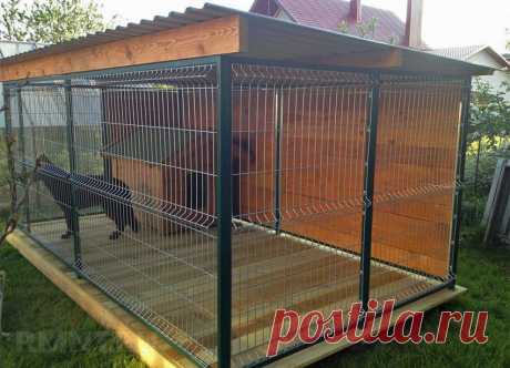 Уличный вольер для собаки своими руками: материалы, размеры, схемы Предлагаем вам обсудить строительство жилья для домашней сторожевой собаки. Мы расскажем, в каком вольере лучше содержать своего питомца, из каких материалов построить жильё и как организовать внутреннее пространство, чтобы защитник дома проводил время с комфортом.