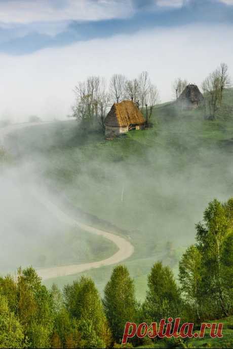 Misty morning in Apuseni mountains by Marian Poară (Romania) www.haisitu.ro…