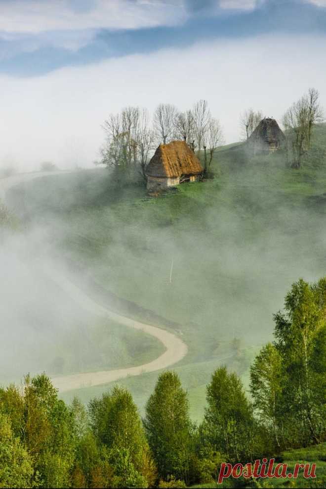 Misty morning in Apuseni mountains by Marian Poară (Romania) www.haisitu.ro…