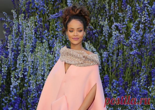 Самый модный цвет 2017 в макияже, маникюре, одежде, самый модный цвет волос Какой самый модный цвет 2017? Смотрите самый модный цвет 2017 в макияже, маникюре, одежде, самый модный цвет волос - окрашивание. Модный цвет розовое золото