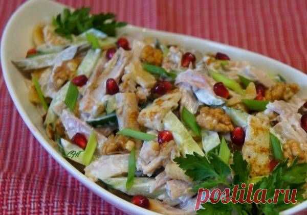 Салат с блинчиками и курицей / Простые рецепты