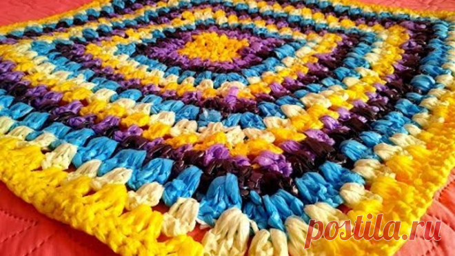 Красивый Коврик из мусорных пакетов.