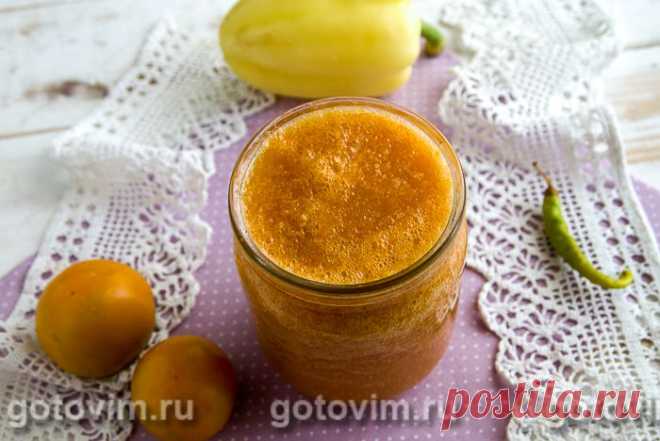 Томатный соус со сладким перцем на зиму. Рецепт с фото Рецепт томатного соуса со сладким перцем - это, наверное, самый простой и быстрый способ приготовления соуса из томатов. Для него нет необходимости очищать помидоры от тонкой кожуры, а также перетирать через сито, чтобы удалить семена. Мощный кухонный комбайн поможет вам измельчить заготовку для соуса до состояния пюре. В нем не будут чувствоваться ни семечки, ни тонкая кожица. Соус получается невероятно аппетитным и х...