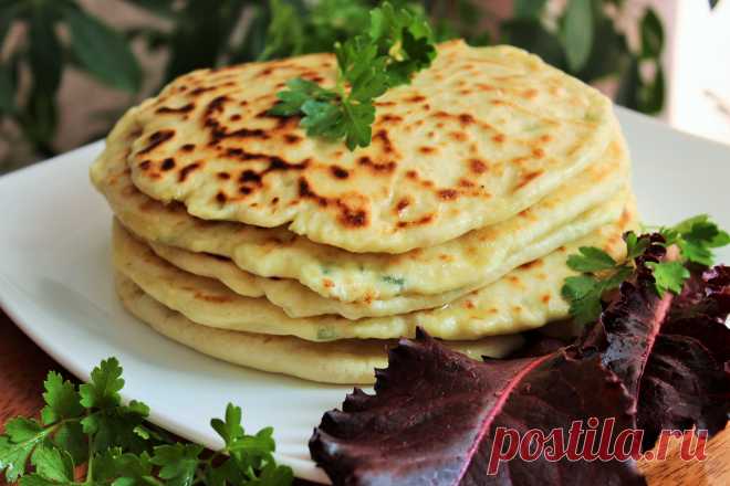 Лепёшки с творогом и зеленью - Простые рецепты Овкусе.ру