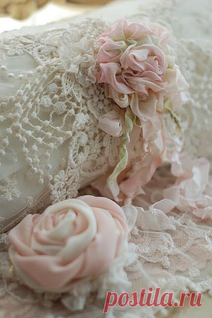 Эффектные украшения для одежды из органзы, шифона и кружева — Делаем Руками