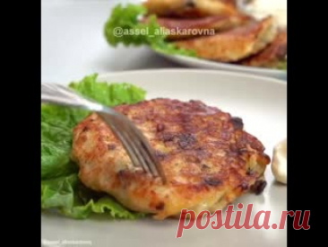ВКУСНЕЙШИЕ и НЕЗАМЫСЛОВАТЫЕ деруны? Деруны с печеньюКартофель – 330 гр.Печень куриная – 200 гр.Лук – 70 гр.Мука – 70 гр.Сметана – 200 гр.Яйцо – 2 шт.Соль – 1 ч.л.Черный перец – 0,5 ч.л.Масло растительное для жарки⠀Возьмите 200 гр. куриной печени. Нарежьте ее мелко. Нагрейте сковороду с маслом и обжарьте там печень до...