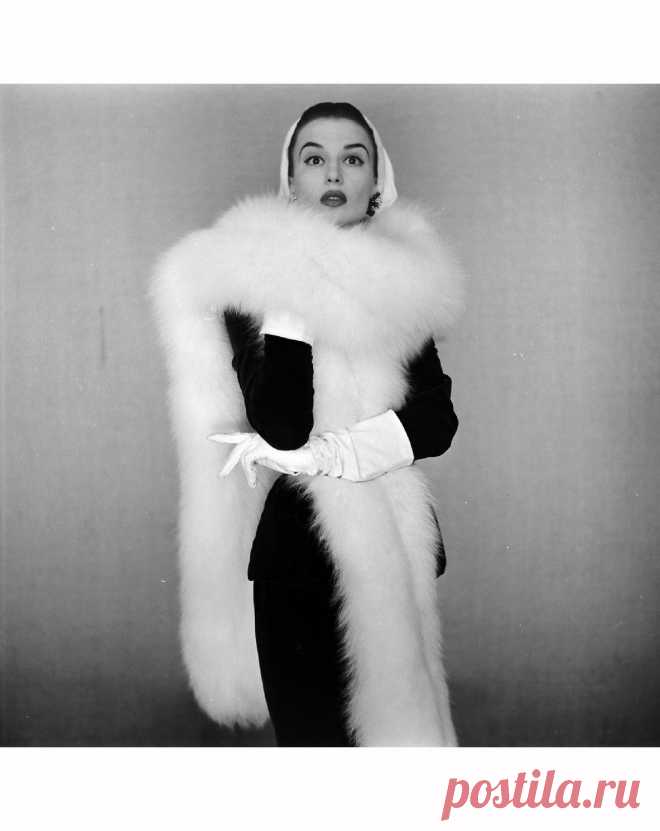1952

© Gordon Parks