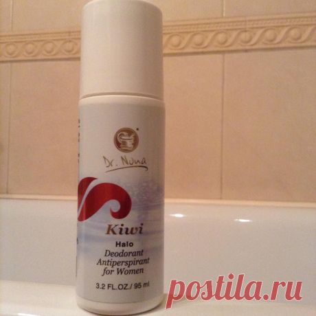 НЕВЕРОЯТНО, но это ФАКТ!
Щитовидка и дезодорант, что общего?
На этой неделе услышала от двух потенциальных покупателей подтверждение о рассасывании узелков, на щитовидной железе.  
Одна, беременная 27 лет, доктор прописал ей пить йодомарин. А она вместо этого наносила  дезодорант на область щитовидной железы. 
Другая постарше, ей 59 лет. Делала тоже самое.
УЗИ подтвердило, узелков нет.
Обе женщины испытали радость и еще больше укрепили веру в продукт, под названием "Доктор...