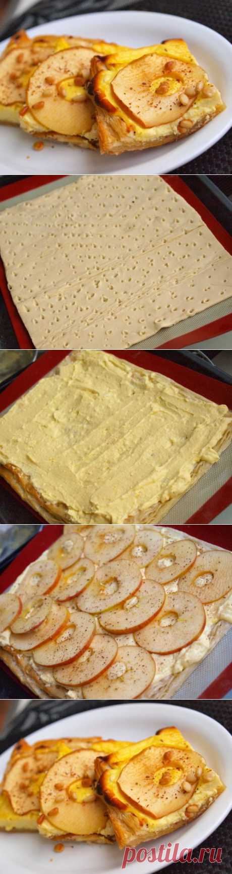 Слойки с яблоками и творогом