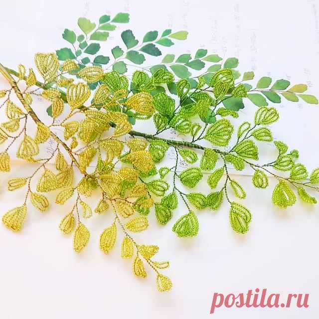 🇺🇸 #AdiantumRaddianum 🌿🌿🌿
My Customer is from Sweden 🇸🇪, and he ordered a type of fern, very popular among Swedish florist, that I saw for the first time! 🌿👀
💡 Here comes a NEW TECHNIQUE again!
☝️🤓 My goal was to make leaves and the whole structure as light and subtle, as of a real plant. So, the new technique, together with @preciosa.ornela clear and transparent glass beads, made this possible.
🚩 I called this technique CONNECTED LOOPS (CoL). It is also possib...