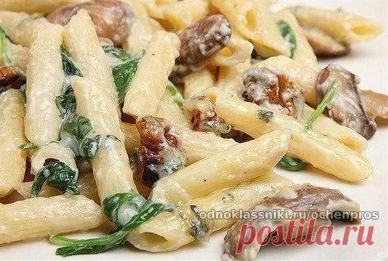 Макароны с грибами и курицей