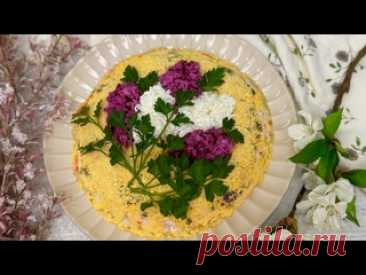 Очень вкусный салат с курицей, называется «Сирень». Готовим на Пасху. Вариаций этого салата много, мне больше нравится этот Очень вкусный салат с курицей, называется «Сирень». Готовим на Пасху. Версий этого салата много, мне больше нравится именно этот вариант. Все продукты доступные и идеально сочетаются!  Ингредиенты: Яйца: 4шт Свекла: маленький кусочек Куриное филе: 1шт Огурцы маринованные: 150г Шампиньоны: 200г Лук..