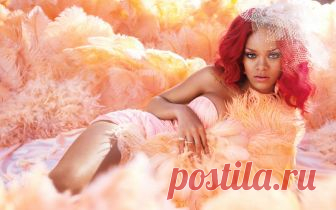 Скачать обои лежит, перья, певица, веер, девушка, шляпка, тату, rihanna, раздел девушки в разрешении 1600x1000