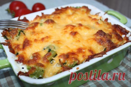 Курица с брокколи, запеченная под сливочным соусом