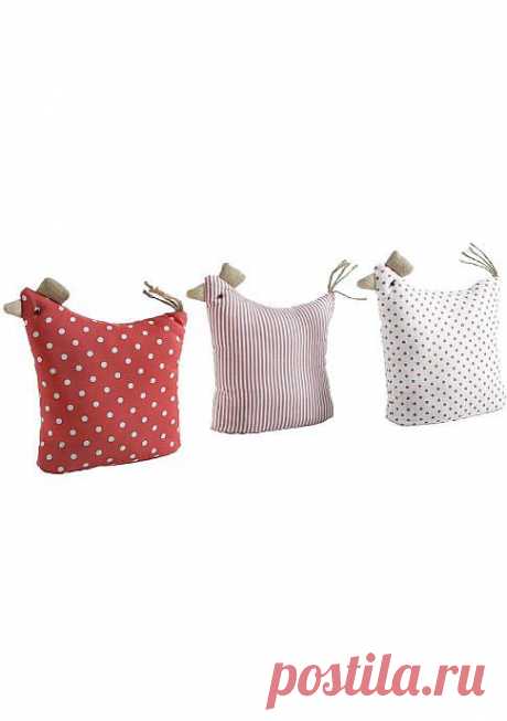 Декор &quot;Курица&quot;, 3 штуки. Наполнитель из синтетики, основание наполнено песком. Размер ок. 20х18х5 см.