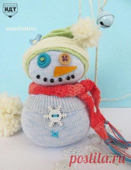 Прикольный снеговик из носка с рисовым наполнителем