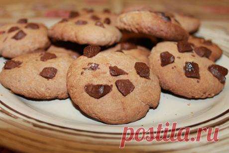 Шоколадное печенье - на vse-o-ede-online.ru Шоколадное печенье. Если Вы любите угощения из шоколада, то такой рецепт именно для Вас. В его состав входит прежде всего какао, а сверху его можно украсить