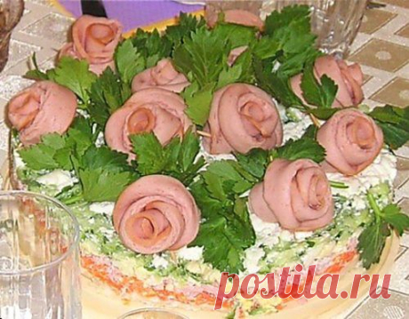 Новогодний овощной салат с колбасой «Букет роз» / Простые рецепты