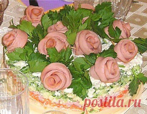 Новогодний овощной салат с колбасой «Букет роз» / Простые рецепты