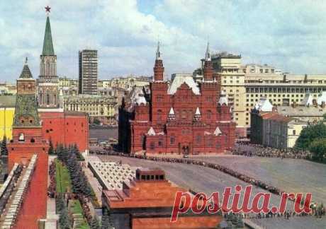 ЧТО ДАЛА ЛЮДЯМ СОВЕТСКАЯ ВЛАСТЬ СССР
1. Право на восьмичасовой рабочий день. Впервые в мире в истории человечества.