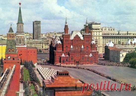ЧТО ДАЛА ЛЮДЯМ СОВЕТСКАЯ ВЛАСТЬ СССР
1. Право на восьмичасовой рабочий день. Впервые в мире в истории человечества.